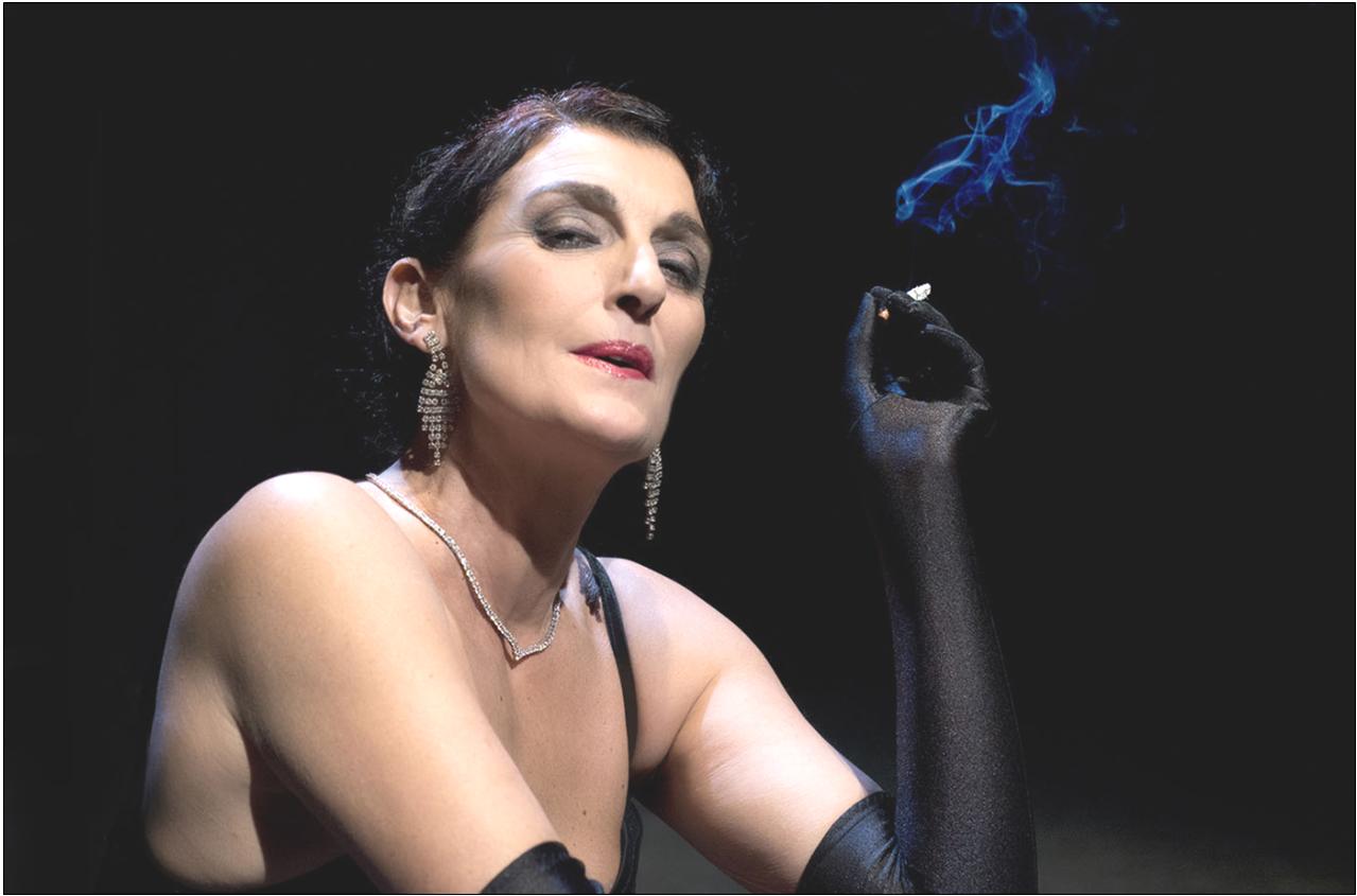 6 ΦΩΤΟ ΜΕΛΑΓΙΑ