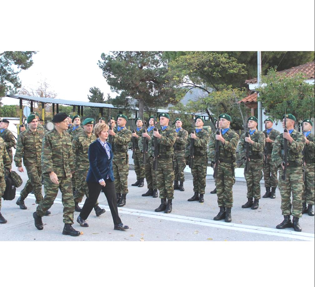 Η ΥΦΕΘΑ ΜΑΡΙΑ ΚΟΛΛΙΑ- ΤΣΑΡΟΥΧΑ ΕΠΙΣΚΕΦΘΗΚΕ ΣΤΡΑΤΙΩΤΙΚΕΣ ΜΟΝΑΔΕΣ ΣΤΗΝ ΠΕΡΙΟΧΗ ΤΗΣ ΜΑΓΝΗΣΙΑΣ