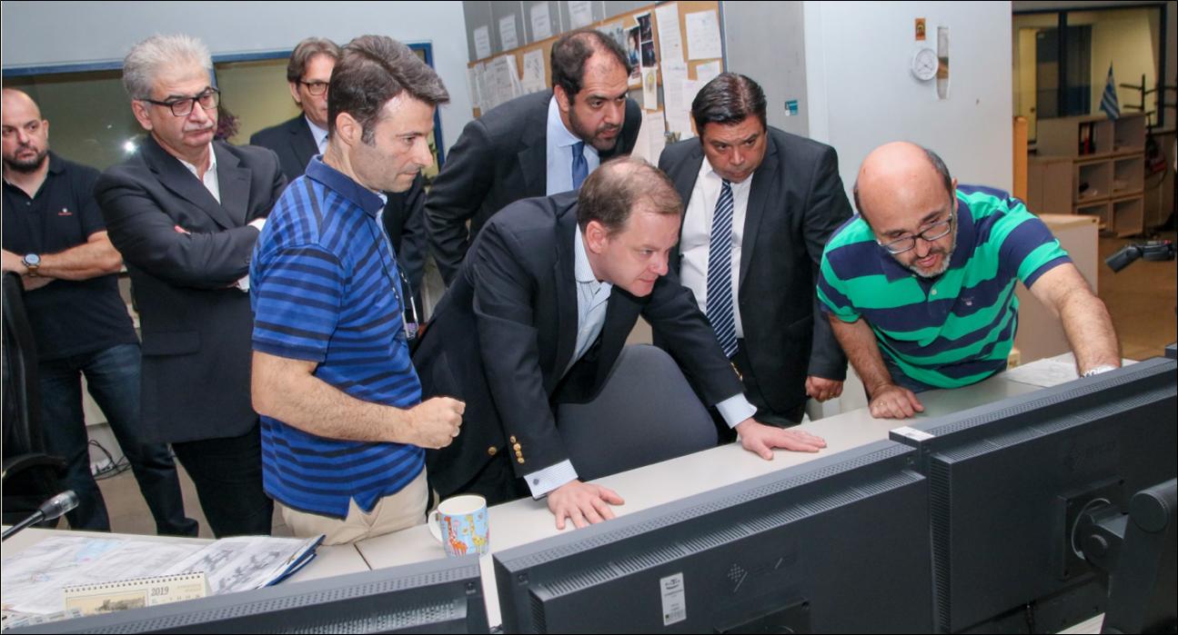 ΕΠΙΣΚΕΨΗ ΤΟΥ ΥΠΟΥΡΓΟΥ ΥΠΟΔΟΜΩΝ ΚΩΣΤΑ ΚΑΡΑΜΑΝΛΗ ΣΤΟ ΚΕΝΤΡΟ ΕΛΕΓΧΟΥ ΛΕΙΤΟΥΡΓΙΑΣ ΣΤΟ ΜΕΤΡΟ ΣΤΟ ΣΥΝΤΑΓΜΑ