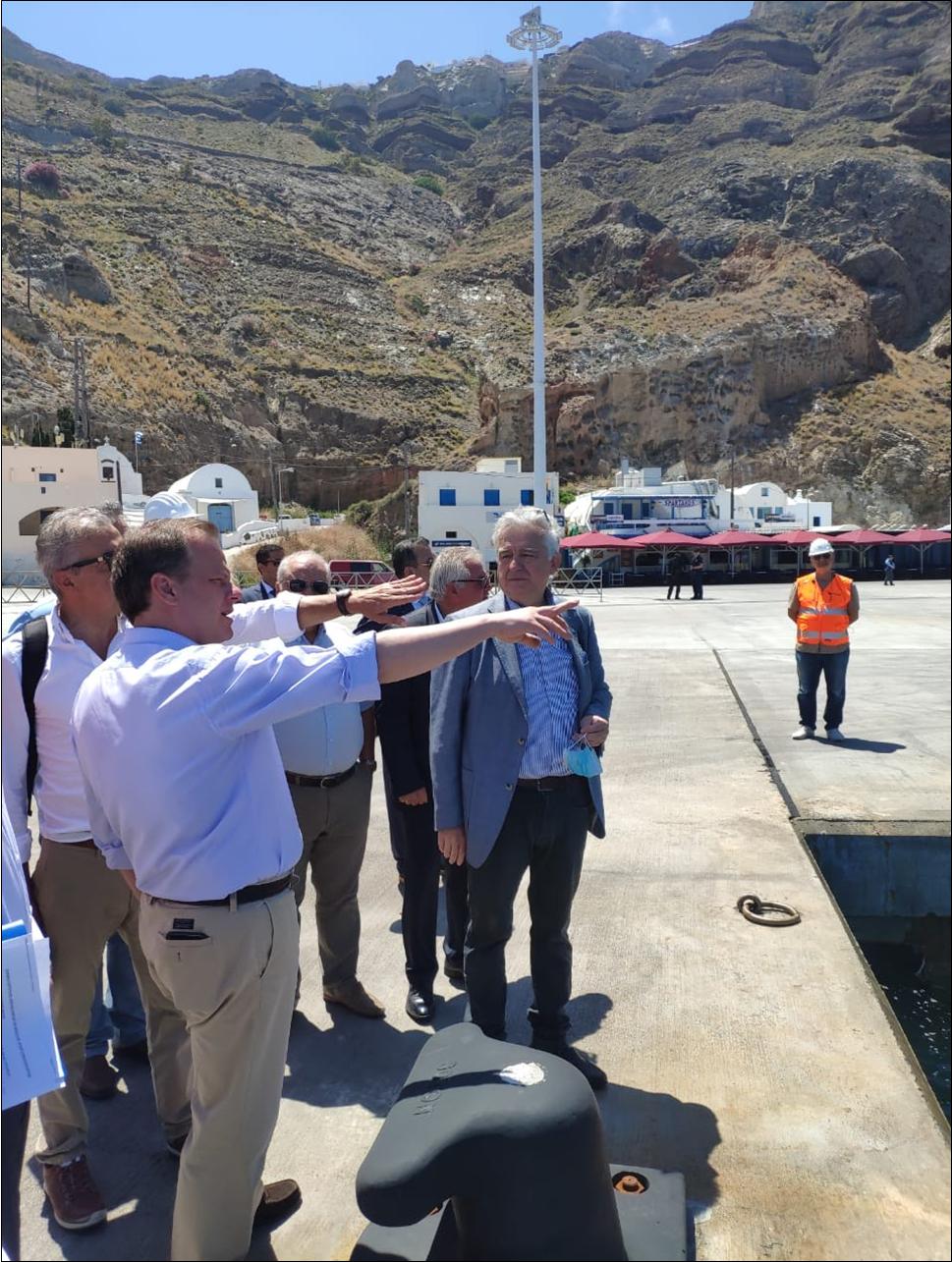 Ο ΚΩΣΤΑΣ ΑΧ. ΚΑΡΑΜΑΝΛΗΣ ΕΠΙΘΕΩΡΗΣΕ ΤΟ ΛΙΜΑΝΙ ΣΤΑΝΤΟΡΙΝΗΣ