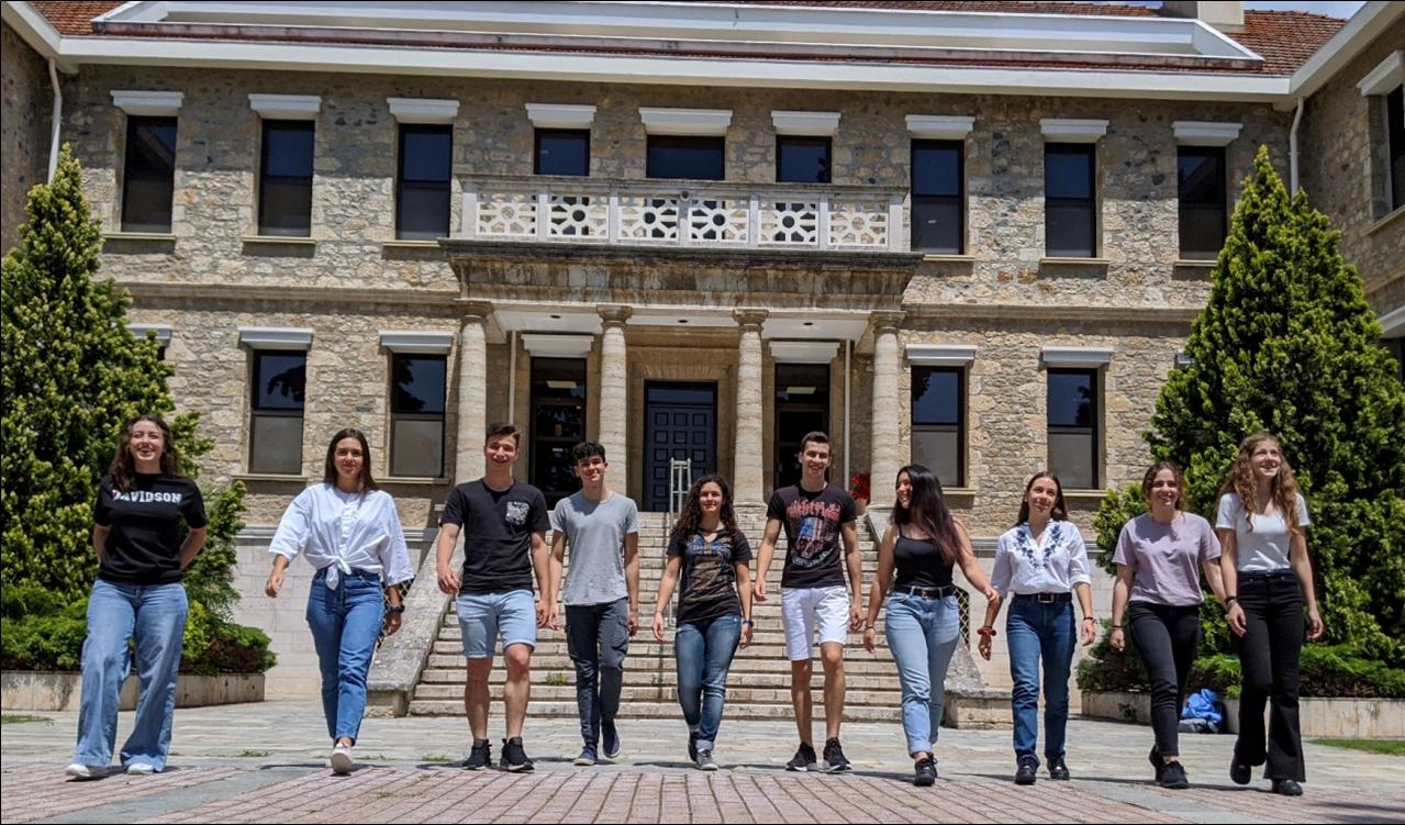 ΔΕΚΑ ΜΑΘΗΤΕΣ ΤΗΣ ΑΜΕΡΙΚΑΝΙΚΗΣ ΓΕΩΡΓΙΚΗΣ ΣΧΟΛΗΣΜΕ ΥΠΟΤΡΟΦΙΑ ΣΕ ΞΑΚΟΥΣΤΑ ΠΑΝΕΠΙΣΤΗΜΙΑ ΤΩΝ ΗΠΑ