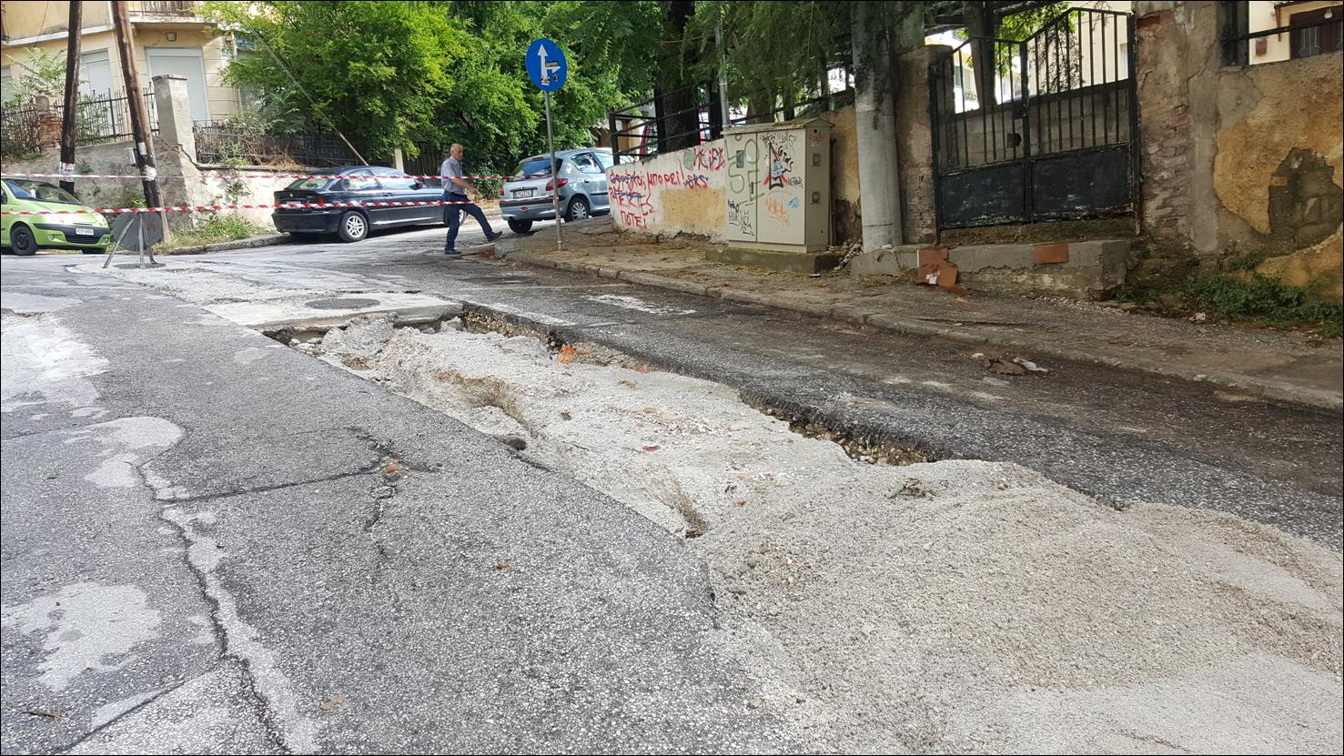 Η ΕΝΤΟΝΗ ΒΡΟΧΟΠΤΩΣΗ ΣΤΙΣ ΣΕΡΡΕΣ  ΠΡΟΚΑΛΕΣΕ ΖΗΜΙΕΣ ΕΠΙ ΤΗΣ ΕΜΜΑΝΟΥΛ ΑΝΔΡΟΝΙΚΟΥ