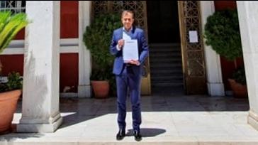 «ΑΡΙΣΤΑ» Ο ΤΑΣΟΣ ΧΑΤΖΗΒΑΣΙΛΕΙΟΥ ΣΤΟ ΔΙΔΑΚΤΟΡΙΚΟ ΤΟΥ ΣΤΟ ΠΑΝΤΕΙΟ ΠΑΝΕΠΙΣΤΗΜΙΟ