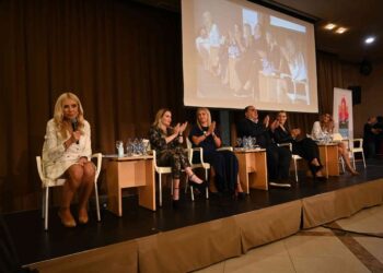 ΦΩΤΕΙΝΗ ΑΡΑΜΠΑΤΖΗ: «Η ΣΤΗΡΙΞΗ ΤΗΣ ΓΥΝΑΙΚΑΣ ΔΕΝ ΕΙΝΑΙ ΜΟΔΑ, ΕΙΝΑΙ ΑΝΑΓΚΗ»