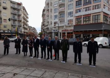 ΤΙΜΗΘΗΚΑΝ ΣΤΙΣ ΣΕΡΡΕΣ ΑΝΤΡΕΣ ΚΑΙ ΓΥΝΑΙΚΕΣ ΠΟΥ ΑΝΤΙΣΤΑΘΗΚΑΝ ΣΤΙΣ ΚΑΤΟΧΙΚΕΣ ΔΥΝΑΜΕΙΣ