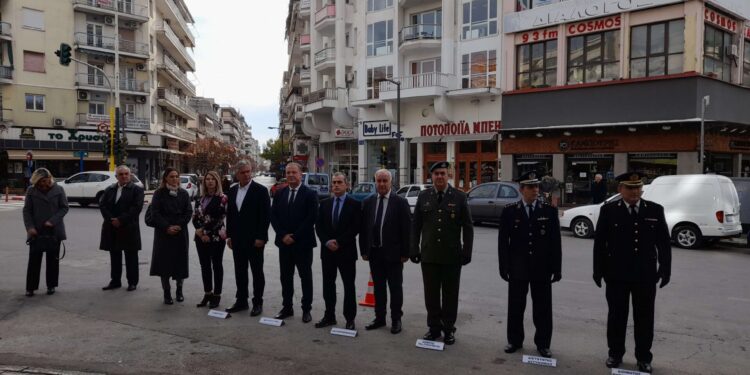 ΤΙΜΗΘΗΚΑΝ ΣΤΙΣ ΣΕΡΡΕΣ ΑΝΤΡΕΣ ΚΑΙ ΓΥΝΑΙΚΕΣ ΠΟΥ ΑΝΤΙΣΤΑΘΗΚΑΝ ΣΤΙΣ ΚΑΤΟΧΙΚΕΣ ΔΥΝΑΜΕΙΣ