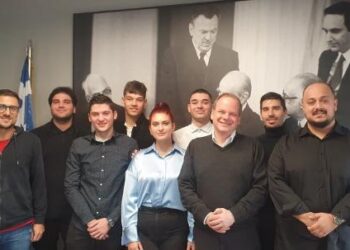 ΣΥΝΑΝΤΗΣΗ «ΓΑΛΑΖΙΩΝ» ΝΕΟΛΑΙΩΝ ΜΕ ΤΟ ΥΠΟΥΡΓΟ ΥΠΟΔΟΜΩΝ ΚΑΙ ΜΕΤΑΦΟΡΩΝ ΚΩΣΤΑ ΚΑΡΑΜΑΝΛΗ