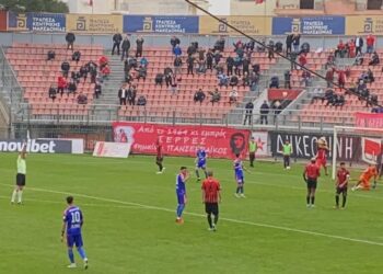 ΤΑ «ΛΙΟΝΤΑΡΙΑ ΔΑΓΚΩΣΑΝ» ΤΡΙΣ ΤΟΝ ΑΠΟΛΛΩΝΑ ΚΑΙ ΠΕΡΙΜΕΝΟΥΝ ΤΗΝ ΑΕΚ ΣΤΑ ΠΡΟΗΜΙΤΕΛΙΚΑ