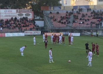 Ο ΠΑΝΣΕΡΡΑΪΚΟΣ «ΠΑΤΗΣΕ» ΚΟΡΥΦΗ ΜΕΤΑ ΤΗΝ ΝΙΚΗ ΜΕ ΑΝΑΤΡΟΠΗ ΕΠΙ ΤΗΣ ΑΕΛ ΜΕ 2-1