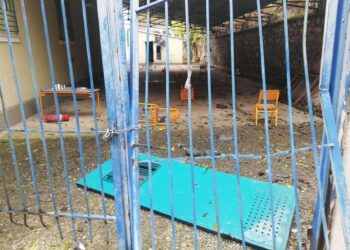 ΑΝΕΙΠΩΤΗ ΤΡΑΓΩΔΙΑ ΣΤΙΣ ΣΕΡΡΕΣ ΝΕΚΡΟΣ 11ΧΡΟΝΟΣ ΜΑΘΗΤΗΣ ΣΤΗΝ ΑΥΛΗ ΤΟΥ ΣΧΟΛΕΙΟΥ