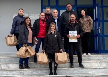 ΔΙΑΝΟΜΗ ΦΡΟΥΤΩΝ ΑΠΟ ΠΑΡΑΓΩΓΟΥΣ ΛΑΙΚΩΝ ΑΓΟΡΩΝ  ΣΕ ΔΗΜΟΤΙΚΑ ΣΧΟΛΕΙΑ ΤΟΥ ΝΟΜΟΥ ΣΕΡΡΩΝ