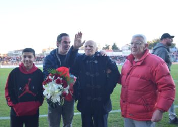 Ο ΠΑΝΣΕΡΡΑΪΚΟΣ «ΤΙΜΗΣΕ» ΤΟΝ ΠΡΩΤΟ ΤΟΥ ΑΡΧΗΓΟ ΤΗΣ ΟΜΑΔΑΣ ΘΕΟΔΩΡΟ ΦΡΑΓΚΟΠΟΥΛΟ