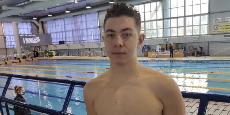 ΠΑΝΕΛΛΗΝΙΟ ΡΕΚΟΡ ΕΦΗΒΩΝ ΣΤΑ 200μ ΥΠΤΙΟ ΑΠΟ ΤΟΝ ΣΕΡΡΑΙΟ ΚΟΛΥΜΒΗΤΗ  ΑΠΟΣΤΟΛΟ ΣΙΣΚΟ