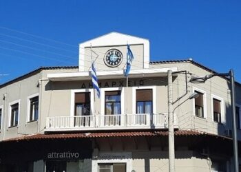 ΤΟ ΔΗΜΑΡΧΕΙΟ ΣΕΡΡΩΝ ΦΩΤΑΓΩΓΗΘΗΚΕ ΜΕ ΜΩΒ ΧΡΩΜΑ ΓΙΑ ΤΗΝ ΠΑΓΚΟΣΜΙΑ ΗΜΕΡΑ ΕΠΙΛΗΨΙΑΣ