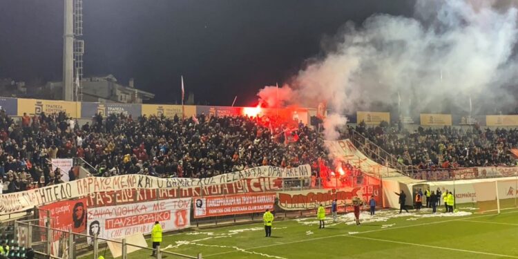 ΠΑΝΣΕΡΡΑΪΚΟΣ – ΑΕΚ 1-3 ΓΙΑ ΤΟ ΚΥΠΕΛΛΟ ΜΕ ΤΟΝ ΚΟΣΜΟ ΤΟΥ ΠΑΝΣΕΡΡΑΪΚΟΥ ΝΑ ΕΙΝΑΙ ΣΥΓΚΛΟΝΙΣΤΙΚΟΣ