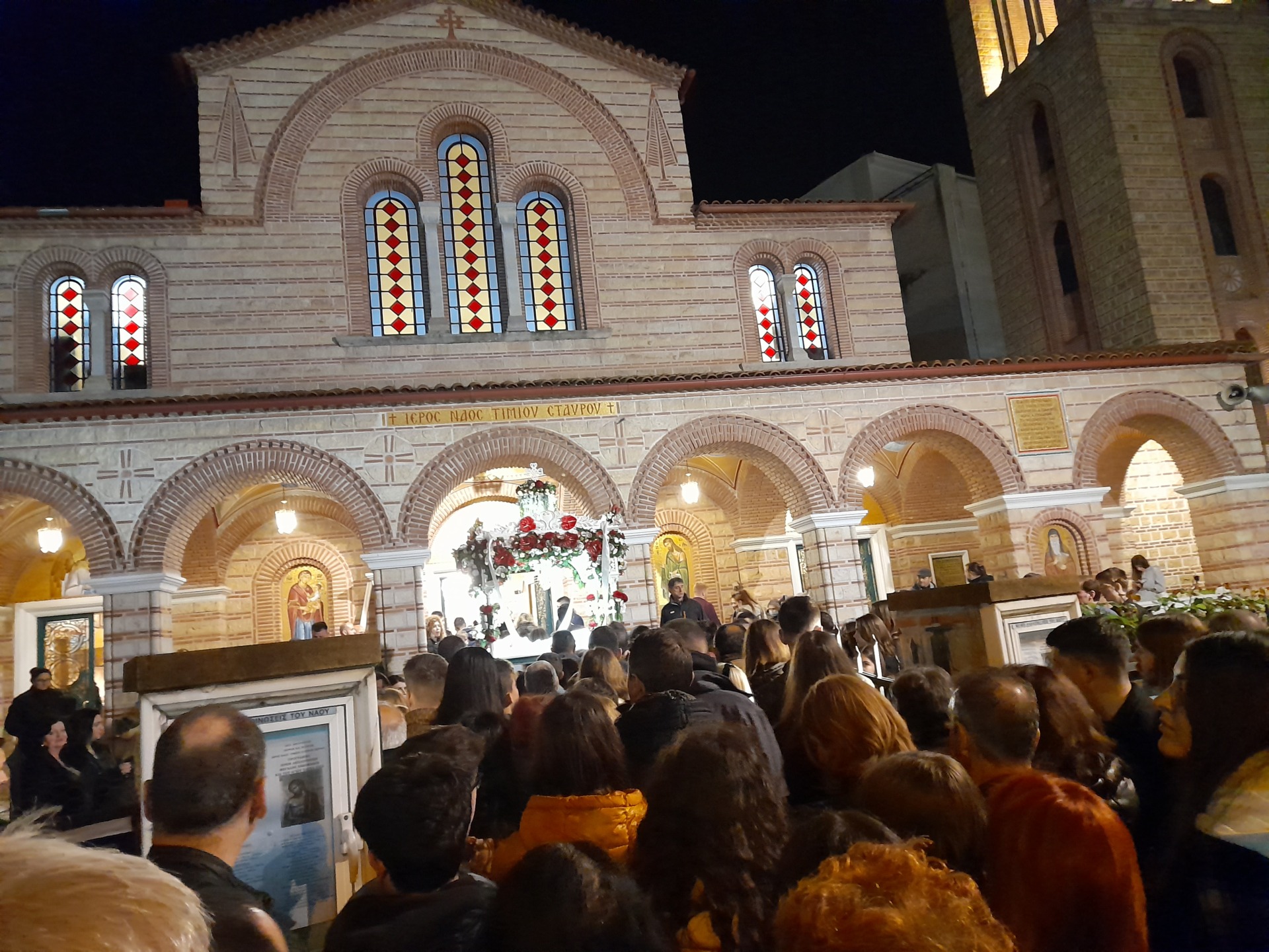 ΧΡΙΣΤΟΣ ΑΝΕΣΤΗ, ΑΛΗΘΩΣ ΑΝΕΣΤΗ. ΑΚΟΥΣΤΗΚΕ ΑΠ΄ΑΚΡΗ ΣΕ ΑΚΡΗ ΣΕ ΟΛΗ ΤΗΝ ΕΛΛΑΔΑ