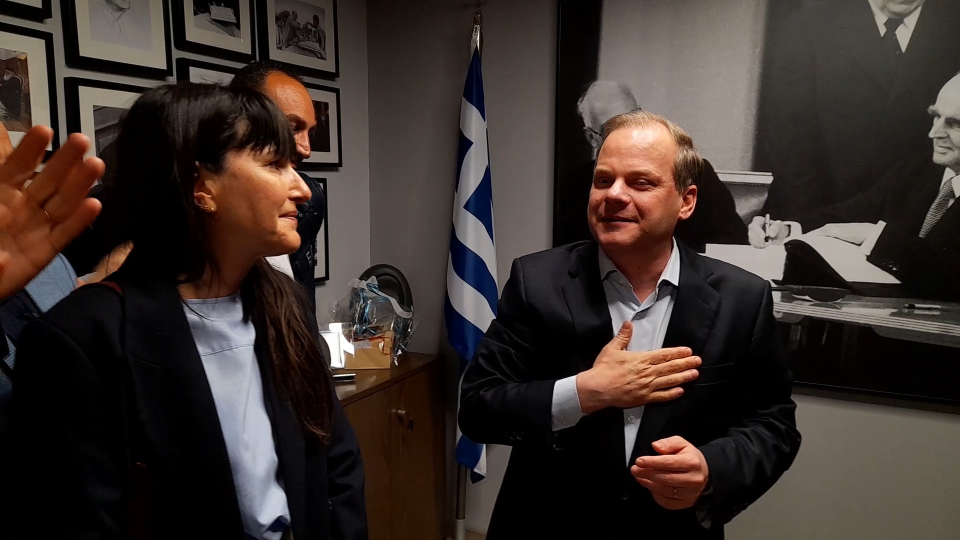 ΚΩΣΤΑΣ ΚΑΡΑΜΑΝΛΗΣ : ΟΙ ΣΕΡΡΑΙΟΙ ΕΔΩΣΑΝ ΗΧΗΡΗ ΑΠΑΝΤΗΣΗ ΣΤΙΣ, ΧΩΡΙΣ ΜΕΤΡΟ, ΠΡΟΣΩΠΙΚΕΣ ΕΠΙΘΕΣΕΙΣ ΠΟΥ ΔΕΧΤΗΚΑ