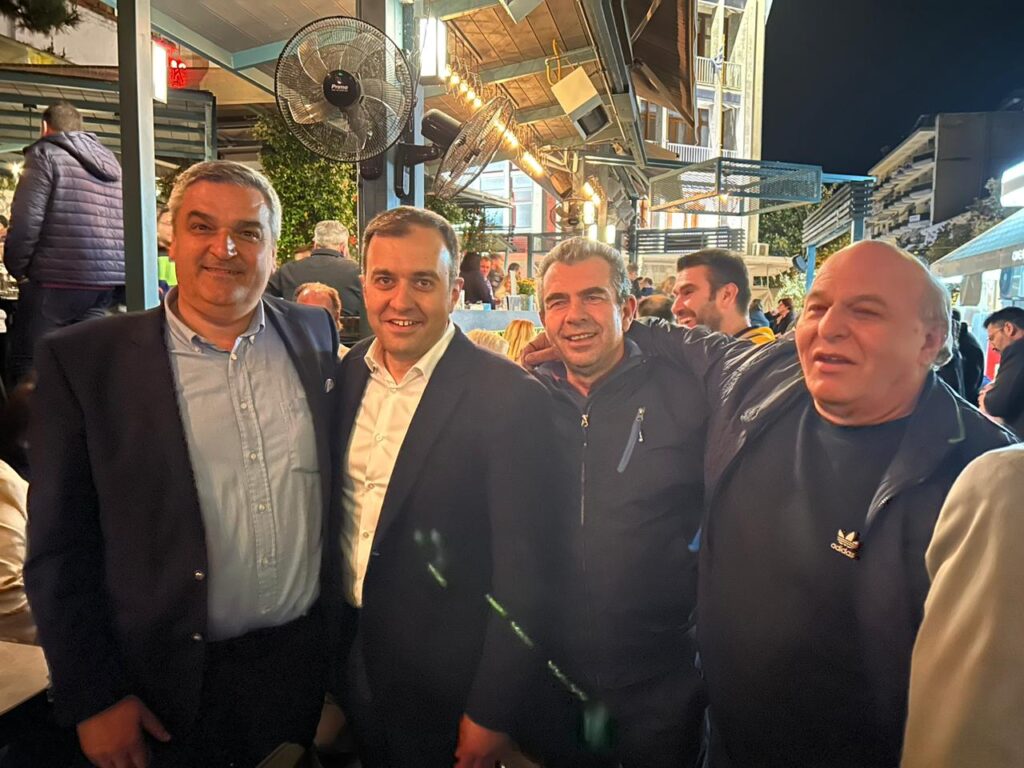ΠΛΗΘΟΣ ΚΟΣΜΟΥ ΣΤΗΝ ΕΚΔΗΛΩΣΗ ΤΟΥ ΤΑΣΟΥ ΧΑΤΖΗΒΑΣΙΛΕΙΟΥ ΣΤΟ ΚΕΝΤΡΟ ΤΗΣ ΠΟΛΗΣ ΤΩΝ ΣΕΡΡΩΝ 4 ΧΑΤΖΗΒΑΣΙΛΕΙΟΥ ΒΡΑΔΙΑ ΜΕ ΝΕΟΥΣ 9