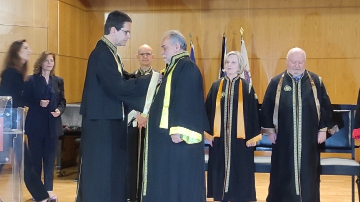 Ο ΓΙΩΡΓΟΣ ΜΥΛΩΝΑΣ ΑΝΑΓΟΡΕΥΤΗΚΕ ΣΕ ΕΠΙΤΙΜΟΣ ΔΙΔΑΚΤΟΡΑΣ ΤΟΥ ΠΑΜΑΚ