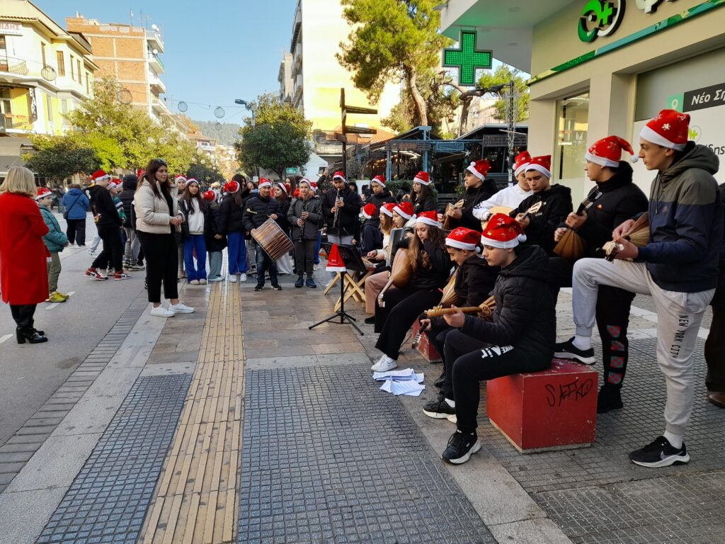 20231211 112246 στολιζω τηνπολη