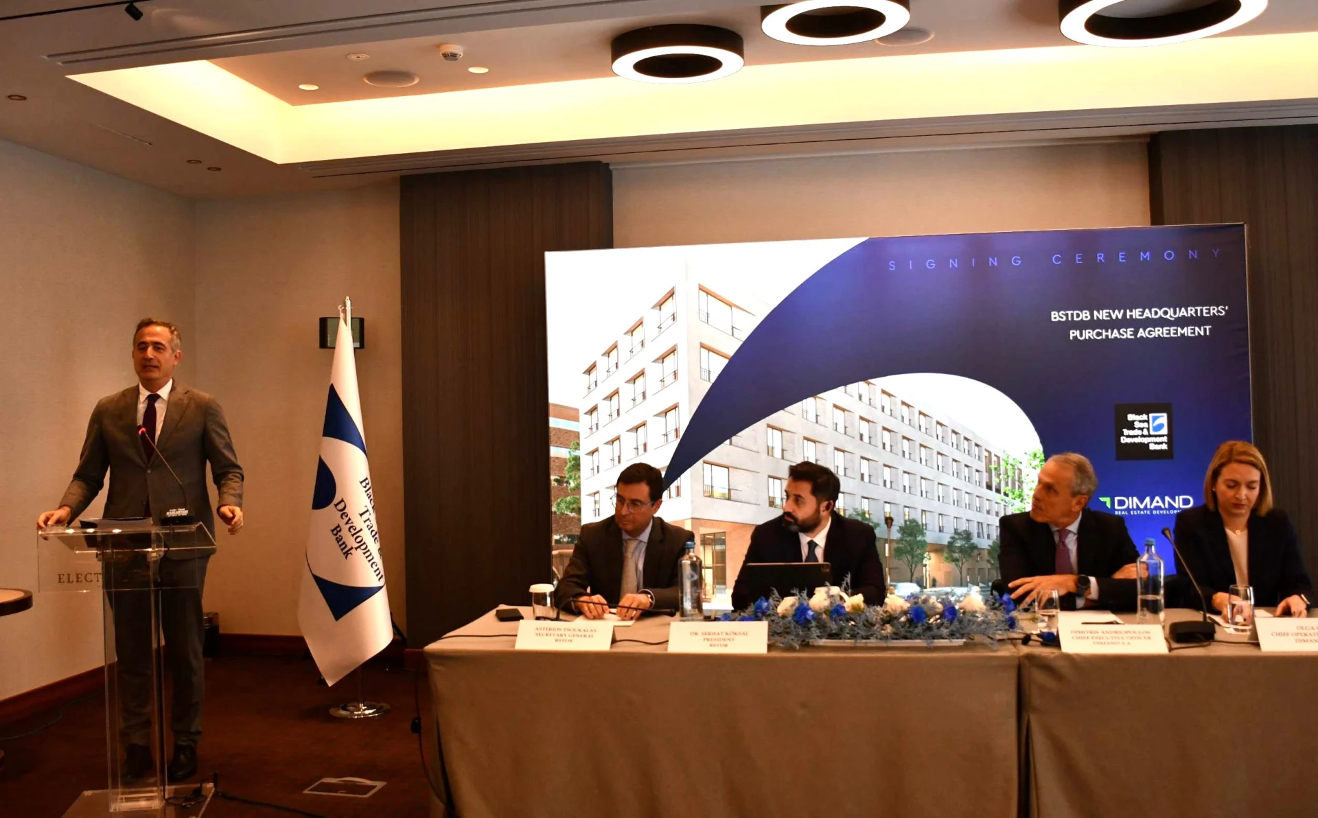 ΝΑ ΣΤΡΕΨΕΙ ΚΕΦΑΛΑΙΑ ΣΤΗ ΜΑΚΕΔΟΝΙΑ ΚΑΙ ΤΗ ΘΡΑΚΗ ΠΡΟΕΤΡΕΨΕ Ο ΣΤΑΘΗΣ ΚΩΝΣΤΑΝΤΙΝΙΔΗΣ ΤΗ ΔΙΟΙΚΗΣΗ ΤΗΣ ΠΑΡΑΕΥΞΕΙΝΤΙΑΣ ΤΡΑΠΕΖΑΣ