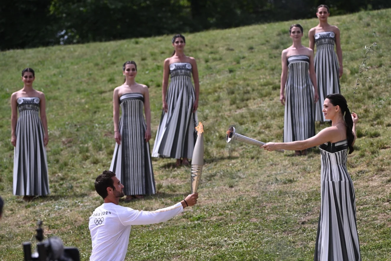 Η ΟΛΥΜΠΙΑΚΗ ΦΛΟΓΑ ΞΕΚΙΝΗΣΕ ΤΟ ΤΑΞΙΔΙ ΤΗΣ ΓΙΑ ΤΟΥΣ ΟΛΥΜΠΙΑΚΟΥΣ ΑΓΩΝΕΣ «ΠΑΡΙΣΙ 2024»