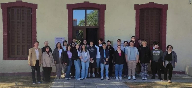 ΕΠΙΣΚΕΨΗ ΜΑΘΗΤΩΝ ΤΟΥ ΛΥΚΕΙΟΥ ΠΕΝΤΑΠΟΛΗΣ ΣΤΟ ΜΟΥΣΕΙΟ ΣΥΓΧΡΟΝΗΣ ΤΕΧΝΗΣ «ΠΙΝΑΚΟΘΗΚΗ ΚΩΝΣΤΑΝΤΙΝΟΣ ΞΕΝΑΚΗΣ ΣΤΙΣ ΣΕΡΡΕΣ»