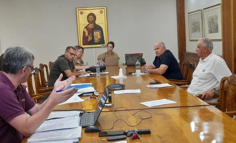 ΣΥΝΕΔΡΙΑΣΗ ΤΗΣ ΔΗΜΟΤΙΚΗΣΣ ΕΠΙΤΡΟΠΗΣ ΣΕ ΗΠΙΟ ΚΛΙΜΑ ΣΤΟΝ ΔΗΜΟ ΣΕΡΡΩΝ ΠΡΑΓΜΑΤΟΠΟΙΗΘΗΚΕ ΤΗΝ ΤΡΙΤΗ 16 ΙΟΥΛΙΟΥ 2024