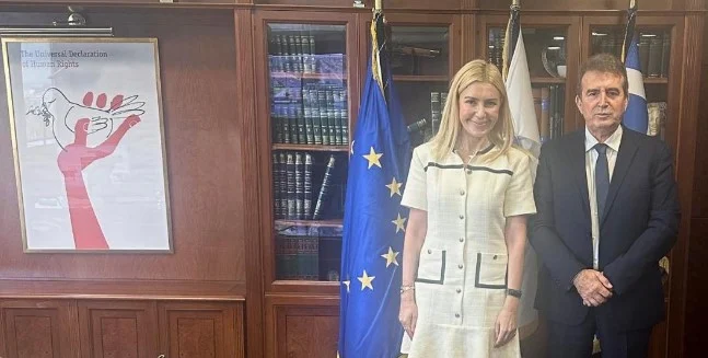 ΦΩΤΕΙΝΗ ΑΡΑΜΠΑΤΖΗ Η ΣΕΡΡΑΙΑ ΒΟΥΛΕΥΤΗΣ ΣΕ ΣΥΝΑΝΤΗΣΗ ΜΕ ΤΟΝ Μ. ΧΡΥΣΟΧΟΪΔΗ ΖΗΤΗΣΕ ΤΗΝ ΙΔΡΥΣΗ ΓΡΑΦΕΙΟΥ ΠΡΟΣΤΑΣΙΑΣ ΤΟΥ ΠΟΛΙΤΗ ΣΤΙΣ ΣΕΡΡΕΣ