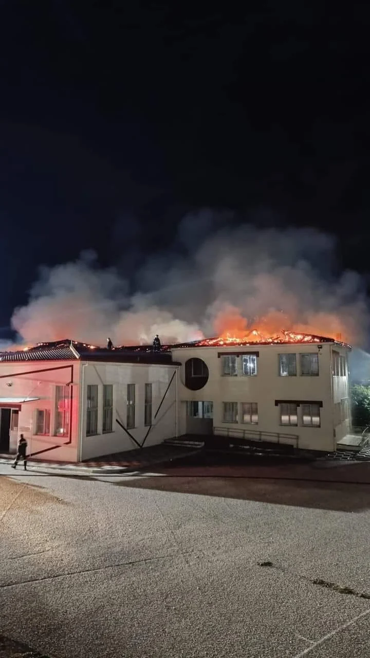 ΦΩΤΙΑ ΣΤΟ ΔΗΜΟΤΙΚΟ ΣΧΟΛΕΙΟ ΝΕΟΥ ΣΟΥΛΙΟΥ ΣΕΡΡΩΝ