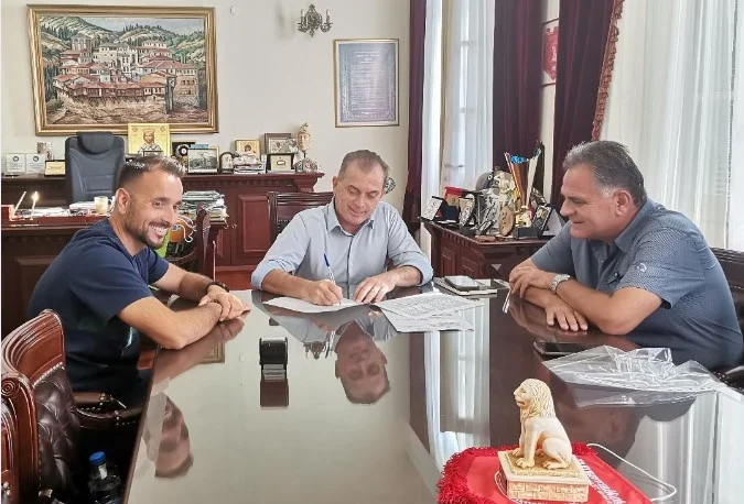 ΕΡΓΑ ΑΝΤΙΠΛΗΜΜΥΡΙΚΗΣ ΘΩΡΑΚΙΣΗΣ ΣΤΗΝ ΠΕ ΣΕΡΡΩΝ: ΥΠΕΓΡΑΦΗ Η ΣΥΜΒΑΣΗ ΓΙΑ ΤΗΝ ΕΤΗΣΙΑ ΣΥΝΤΗΡΗΣΗ ΑΝΩ ΚΑΙ ΚΑΤΩ ΡΟΥ ΤΟΥ ΠΟΤΑΜΟΥ ΣΤΡΥΜΟΝΑ