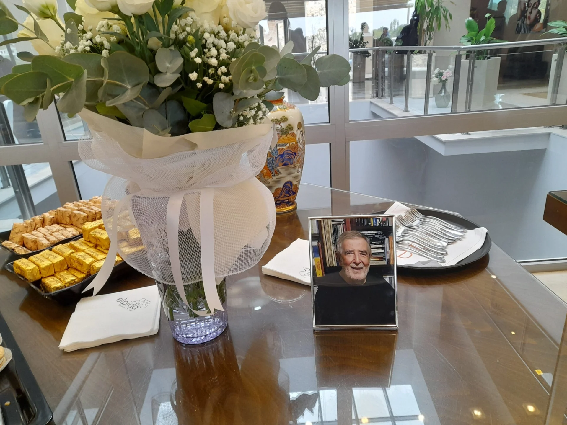 ΣΥΓΓΕΝΕΙΣ ΚΑΙ ΦΙΛΟΙ ΑΠΟΧΑΙΡΕΤΗΣΑΝ ΤΟΝ ΣΤΕΛΙΟ ΜΠΟΥΦΙΔΗ