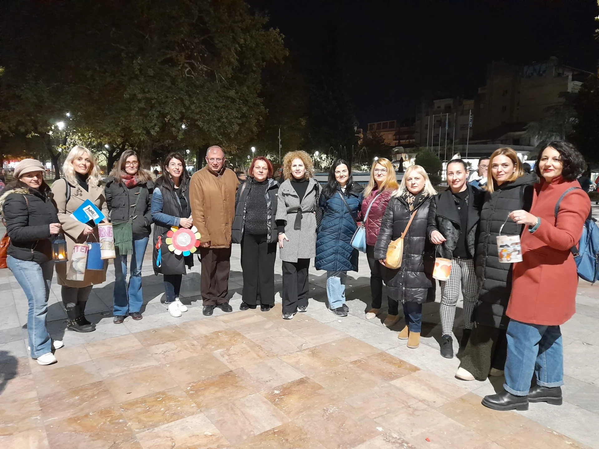 5η ΓΙΟΡΤΗ ΦΑΝΑΡΙΩΝ ΣΤΗΝ ΠΟΛΗ ΤΩΝ ΣΕΡΡΩΝ: ΠΡΑΓΜΑΤΟΠΟΙΗΘΗΚΕ ΤΗΝ ΔΕΥΤΕΡΑ 11 ΝΟΕΜΒΡΙΟΥ 2024 2 20241111 201509 KΑΘΗΓΗΤΕΣ ΓΕΡΜΑΝΙΚΩΝ 5Η ΓΙΟΡΤΗ ΦΑΝΑΡΙΩΝ scaled