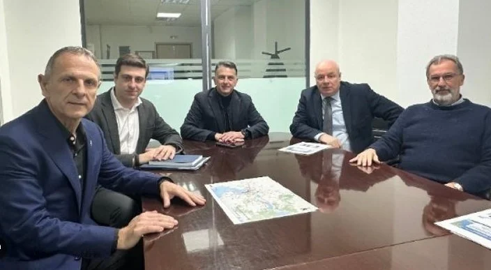 ΕΠΙΣΚΕΨΗ ΜΠΕΚΙΡΗ ΣΤΟΝ ΟΡΓΑΝΙΣΝΟ ΣΥΓΚΟΙΝΩΝΙΑΚΟΥ ΕΡΓΟΥ ΘΕΣΣΑΛΟΝΙΚΗΣ (ΟΣΕΘ)