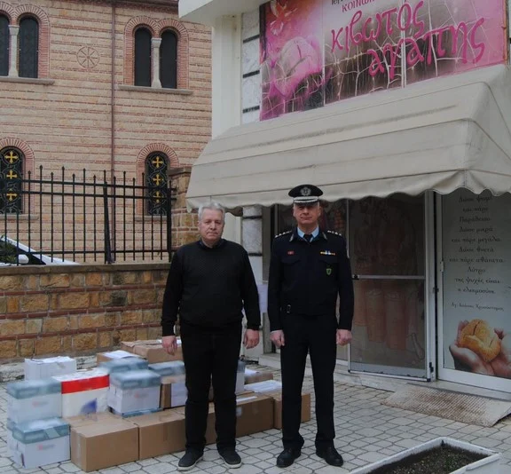 ΣΕΡΡΑΙΟΙ ΑΣΤΥΝΟΜΙΚΟΙ ΕΝΙΣΧΥΣΑΝ ΤΟ ΚΟΙΝΩΝΙΚΟ ΠΑΑΝΤΟΠΩΛΕΙΟ ΤΗΣ Ι.Μ. ΣΕΡΡΩΝ & ΝΙΓΡΙΤΑΣ