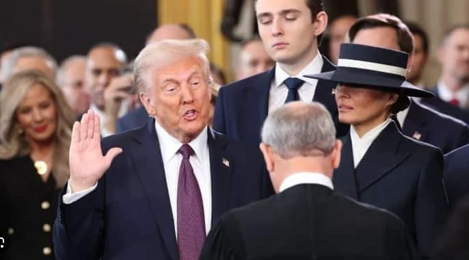 ΟΡΚΙΣΤΗΚΕ ΩΣ 47ος ΠΡΟΕΔΡΟΣ ΤΩΝ ΗΠΑ Ο ΝΤΟΝΑΛΤ ΤΡΑΜΠ