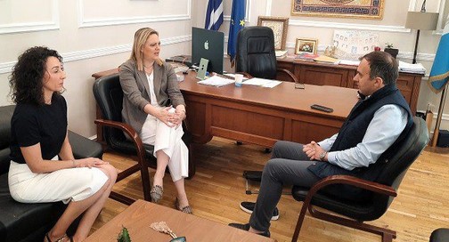 ΕΝΗΜΕΡΩΤΙΚΗ ΣΥΝΑΝΤΗΣΗ ΤΟΥ ΤΑΣΟΥ ΧΑΤΖΗΒΑΣΙΛΕΙΟΥ ΜΕ ΤΗΝ ΒΑΡΒΑΡΑ ΜΗΤΛΙΑΓΚΑ ΣΤΟ ΔΗΜΑΡΧΕΙΟ ΣΕΡΡΩΝ 2 synanthsh