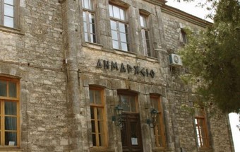 Ο ΗΡΑΚΛΗΣ ΛΕΙΒΑΔΙΩΤΗΣ ΑΝΑΛΑΜΒΑΝΕΙ ΠΡΟΣΩΡΙΝΑ ΔΗΜΑΡΧΟΣ ΣΤΟ ΔΗΜΟ ΚΑΣΣΑΝΔΡΑΣ