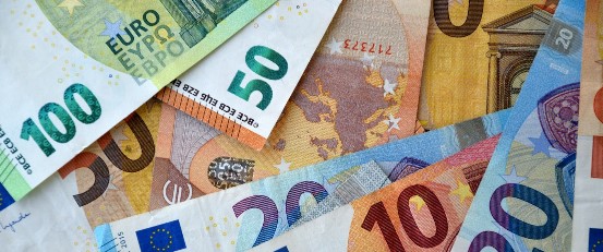 Η ΕΥΡΩΠΑΪΚΗ ΚΕΝΤΡΙΚΗ ΤΡΑΠΕΖΑ (ΕΚΤ) ΑΛΛΑΖΕΙ ΤΑ ΧΑΡΤΟΝΟΜΙΣΜΑΤΑ ΤΟΥ ΕΥΡΩ