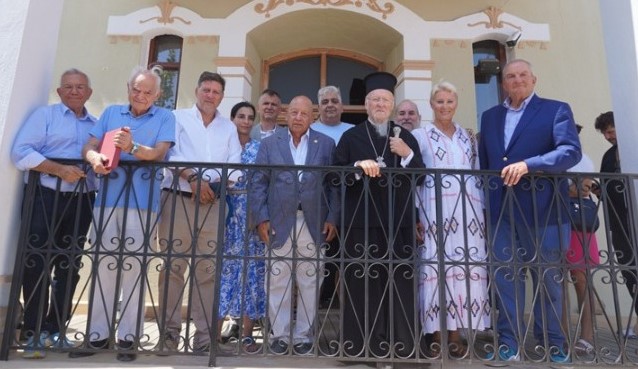 Ο ΟΙΚΟΥΜΕΝΙΚΟΣ ΠΑΤΡΙΑΡΧΗΣ ΥΠΟΔΕΧΘΗΚΕ ΣΤΗΝ ΙΜΒΡΟ ΤΟΝ ΠΡΩΗΝ ΠΡΩΘΥΠΟΥΡΓΟ Κ. ΚΑΡΑΜΑΝΛΗ