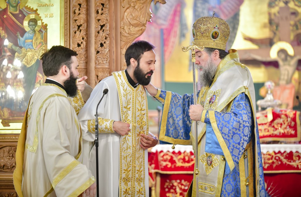 ΣΕΡΡΩΝ ΘΕΟΛΟΓΟΣ: Η ΑΞΙΑ ΤΗΣ ΙΕΡΩΣΥΝΗΣ ΚΑΙ ΤHΣ ΑΠΟΣΤΟΛΗΣ ΤΩΝ ΚΛΗΡΙΚΩΝ ΣΤΟΝ ΣΥΓΧΡΟΝΟ ΚΟΣΜΟ