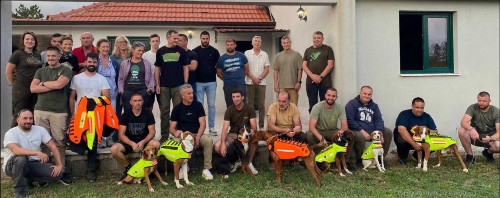 ΕΙΔΙΚΑ ΓΙΛΕΚΑ ΜΕ ΚΑΡΦΙΑ ΓΙΑ ΚΥΝΗΓΟΣΚΥΛΑ ΓΙΑ ΝΑ ΓΛΥΤΩΝΟΥΝ ΑΠΟ ΔΑΓΚΩΜΑΤΑ ΛΥΚΩΝ 2 GILEKA 2