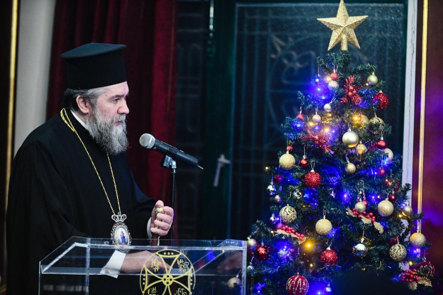 ΣΕΡΡΩΝ ΘΕΟΛΟΓΟΣ: «ΧΡΙΣΤΟΥΓΕΝΝΑ ΣΗΜΑΙΝΟΥΝ ΧΡΙΣΤΟΣ, ΝΑΟΣ, ΠΟΤΗΡΙΟΝ ΤΗΣ ΖΩΗΣ»