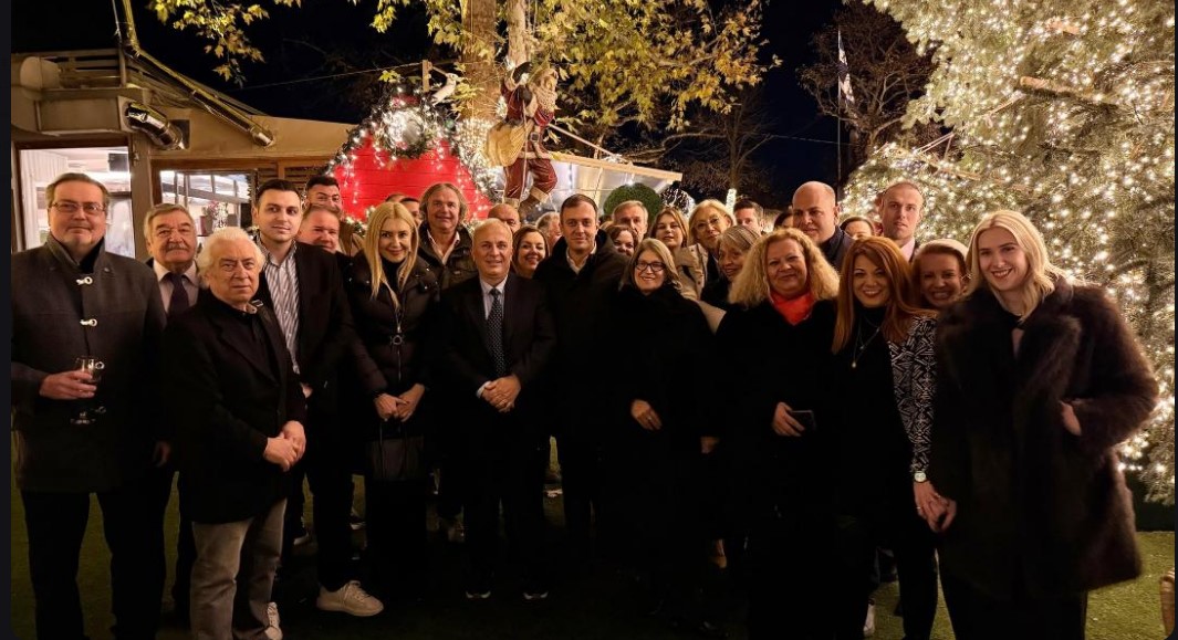 Η ΔΕΕΠ ΣΕΡΡΩΝ ΚΑΙ Η ΔΗΜΤΟ ΣΕΡΡΩΝ ΤΗΣ ΝΕΑΣ ΔΗΜΟΚΡΑΤΙΑΣ ΠΑΡΕΘΕΣΑΝ ΔΕΞΙΩΣΗ ΣΤΟΥΣ ΕΡΓΑΖΟΜΕΝΟΥΣ ΣΤΑ ΜΕΣΑ ΕΝΗΜΕΡΩΣΗΣ ΤΩΝ ΣΕΡΡΩΝ