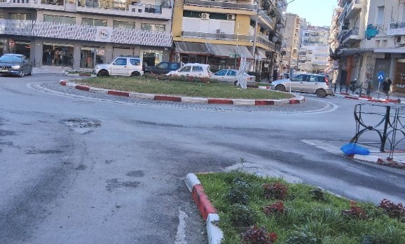 ΠΕΡΙ ΤΩΝ ΙΣΟΠΕΔΩΝ ΚΥΚΛΙΚΩΝ ΚΟΜΒΩΝ…