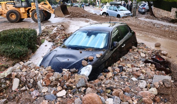 ΔΥΟ ΝΕΚΡΟΙ, ΖΗΜΙΕΣ ΚΑΙ ΠΡΟΒΛΗΜΑΤΑ  ΑΠΟ ΤΗΝ ΚΑΚΟΚΑΙΡΙΑ , ΙΔΙΑΙΤΕΡΑ ΣΤΗΝ ΑΤΤΙΚΗ
