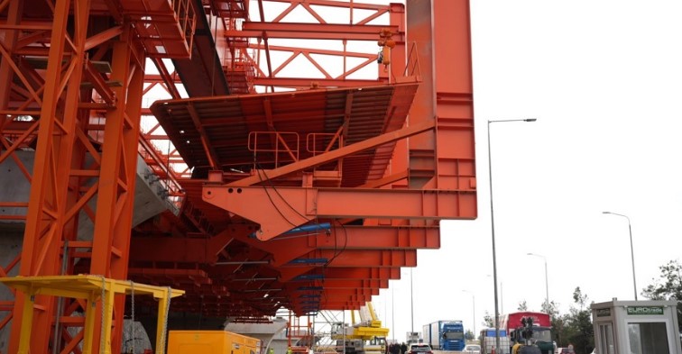 Flyover: ΚΛΕΙΝΟΥΝ ΔΥΟ ΡΕΥΜΑΤΑ ΤΗΣ ΠΕΡΙΦΕΡΕΙΑΚΗΣ ΟΔΟΥ ΘΕΣΣΑΛΟΝΙΚΗΣ 