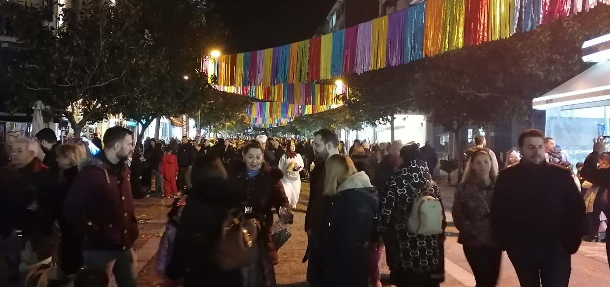 ΤΣΙΚΝΟΠΕΜΠΤΗ ΣΤΙΣ ΣΕΡΡΕΣ: ΚΟΣΜΟΣΥΡΡΟΗ ΣΤΟ ΚΕΝΤΡΟ ΤΗΣ ΠΟΛΗΣ ΜΕ ΚΕΦΙ, ΧΟΡΟ, ΤΡΑΓΟΥΔΙ 9 ΤΣΙΚΝΟΠΕΜΠΤΗ ΣΤΙΣ ΣΕΡΡΕΣ: ΚΟΣΜΟΣΥΡΡΟΗ ΣΤΟ ΚΕΝΤΡΟ ΤΗΣ ΠΟΛΗΣ ΜΕ ΚΕΦΙ, ΧΟΡΟ, ΤΡΑΓΟΥΔΙ