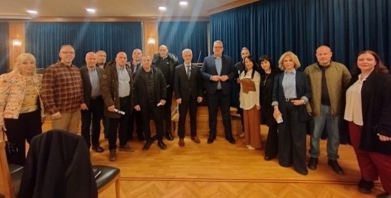 ΤΟ «ΑΥΡΙΟ» ΤΩΝ ΤΕΧΝΙΚΩΝ ΕΠΑΓΓΕΛΜΑΤΩΝ ΣΤΟ ΕΠΙΚΕΝΤΡΟ ΕΚΔΗΛΩΣΗΣ ΣΤΟ ΕΠΙΜΕΛΗΤΗΡΙΟ ΣΕΡΡΩΝ