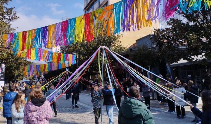 ΤΟ ΠΑΡΑΔΟΣΙΑΚΟ «ΓΑΪΤΑΝΑΚΙ» ΔΗΜΙΟΥΡΓΗΣΕ ΕΝΑ ΠΟΛΥΧΡΩΜΟ ΘΕΑΜΑ ΣΤΗΝ ΠΟΛΗ ΤΩΝ ΣΕΡΡΩΝ